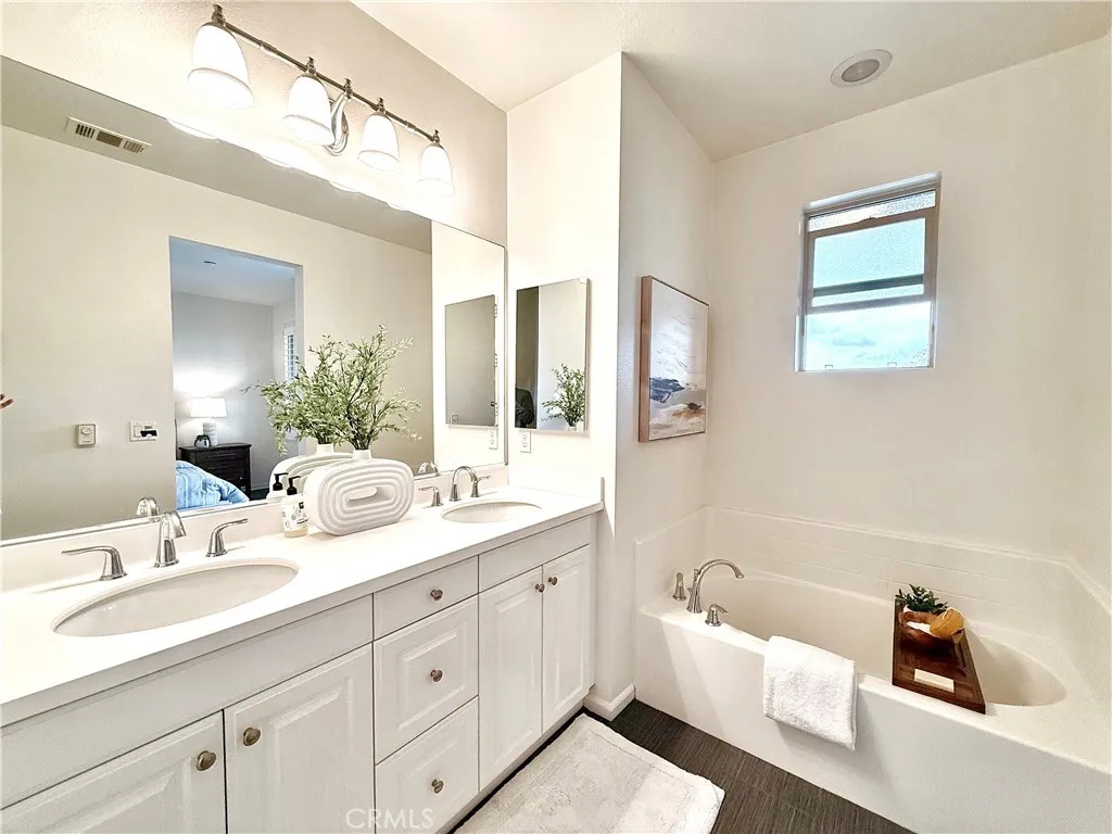 5547 Strand 103, Hawthorne, California 90250 home-pic-13