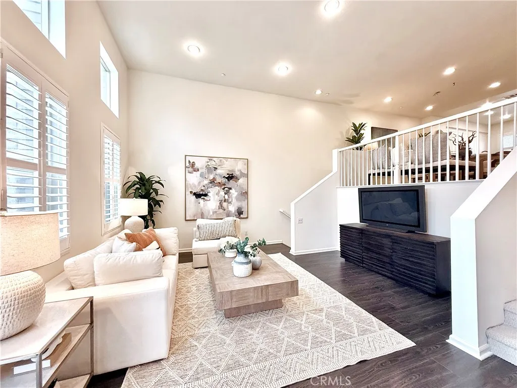 5547 Strand 103, Hawthorne, California 90250 home-pic-17