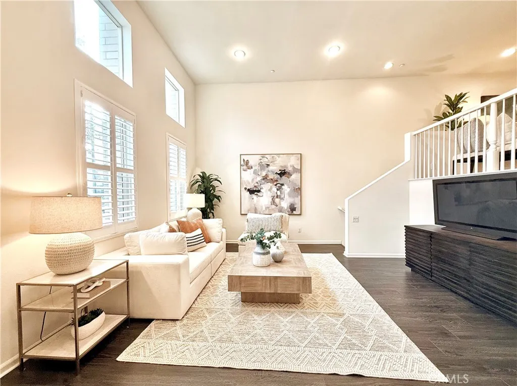 5547 Strand 103, Hawthorne, California 90250 home-pic-8