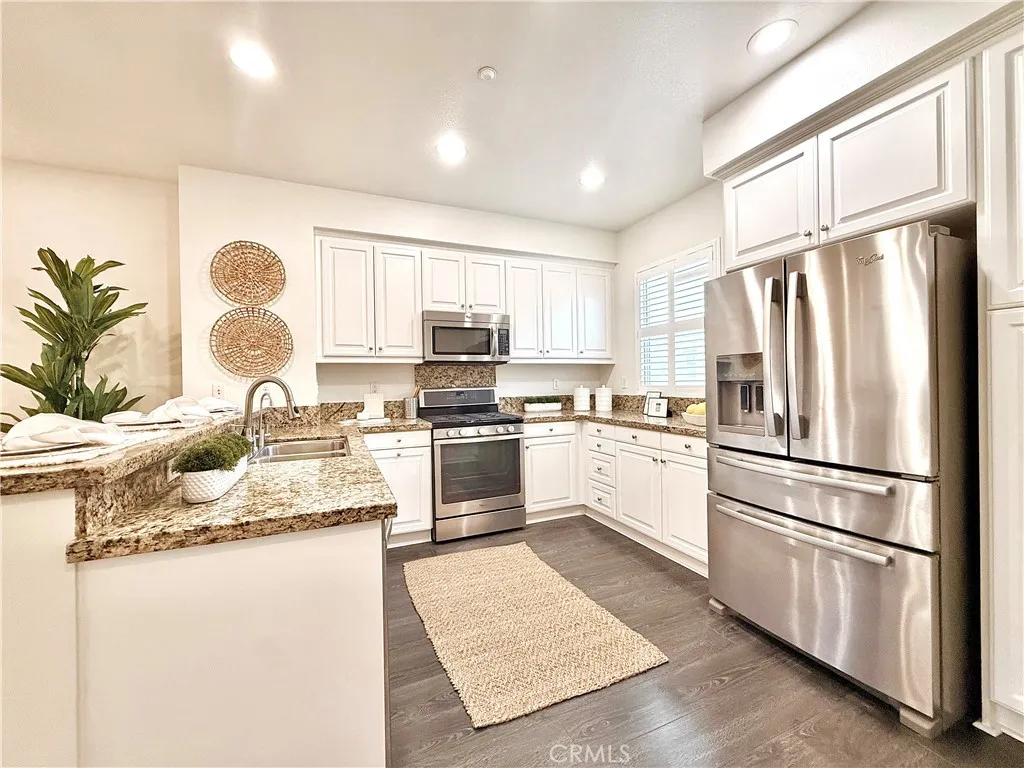 5547 Strand 103, Hawthorne, California 90250 home-pic-5
