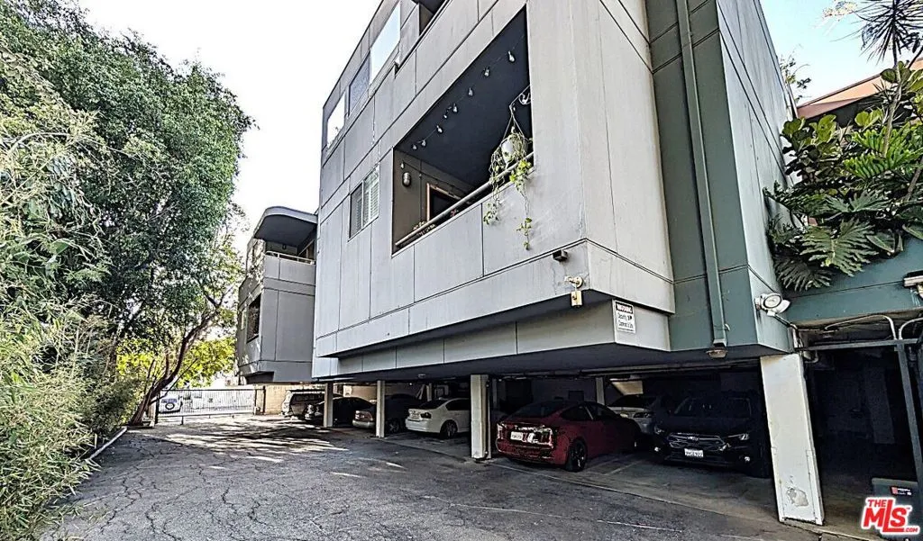 960 Sanborn Avenue 3, Los Angeles, California 90029 home-pic-14