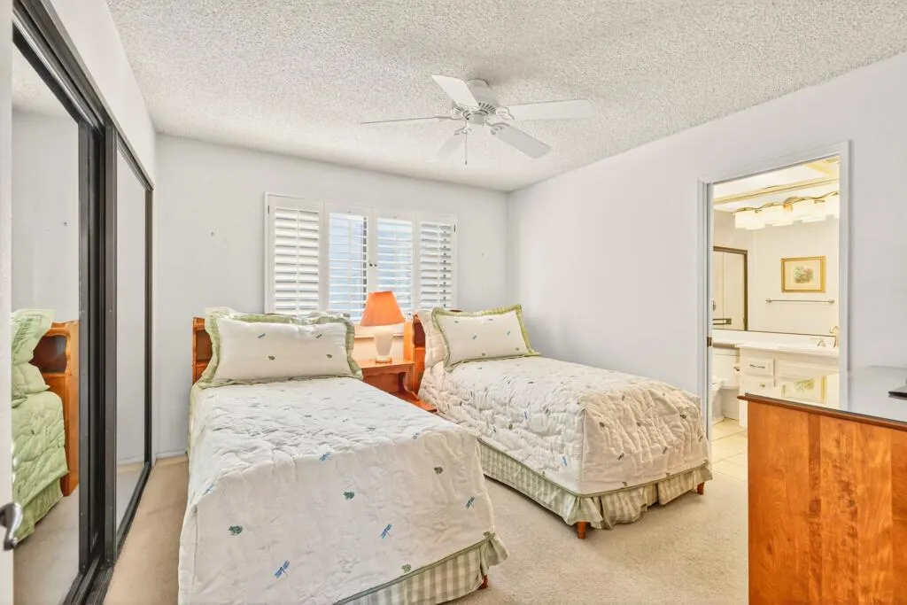 142 Camino Arroyo S, Palm Desert, California 92260 home-pic-19