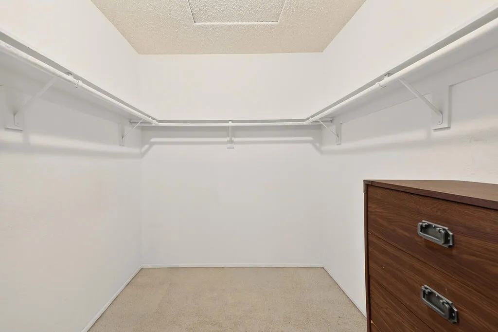 142 Camino Arroyo S, Palm Desert, California 92260 home-pic-17