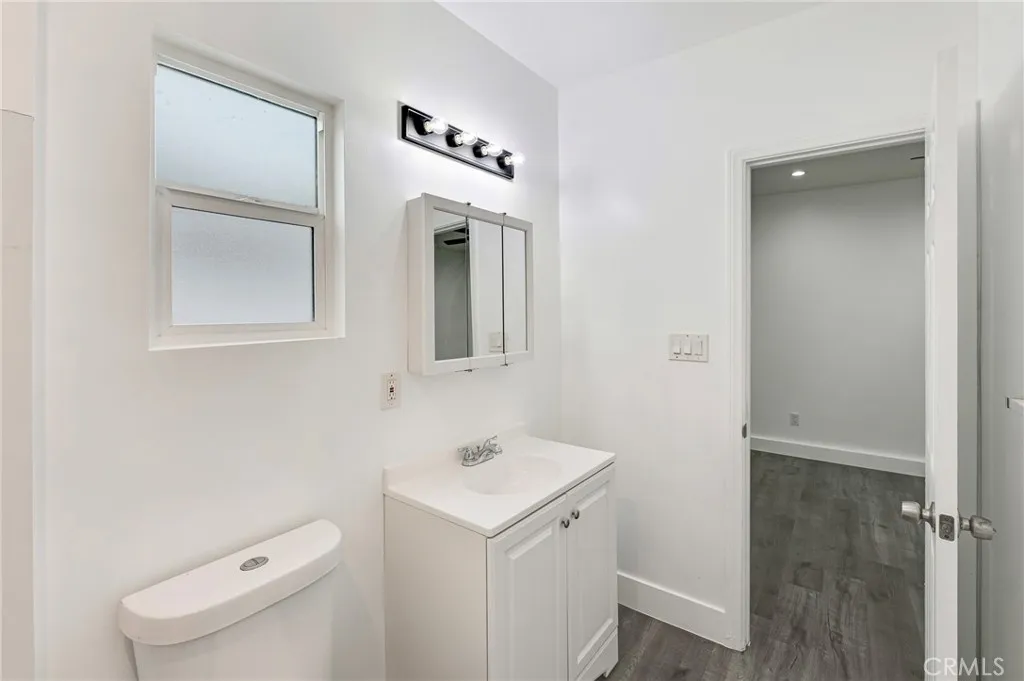 8023 Hooper Ave, Los Angeles, California 90001 home-pic-39