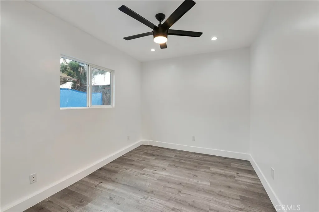8023 Hooper Ave, Los Angeles, California 90001 home-pic-42