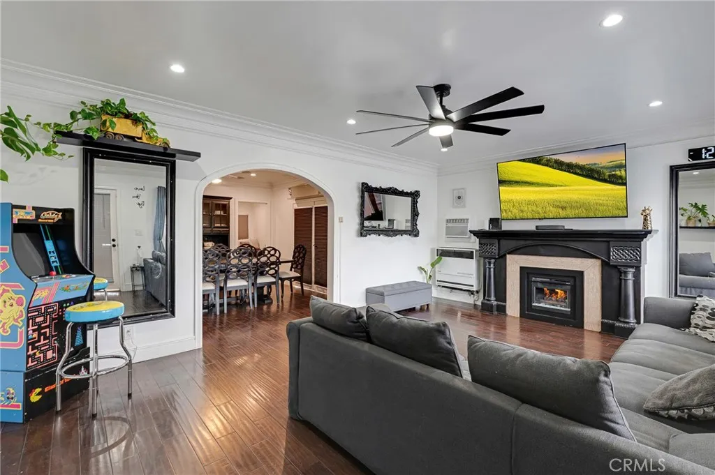 8023 Hooper Ave, Los Angeles, California 90001 home-pic-4