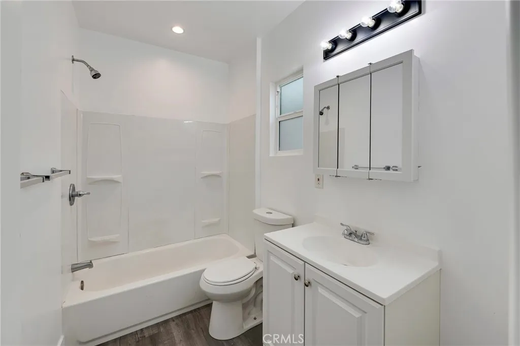 8023 Hooper Ave, Los Angeles, California 90001 home-pic-38
