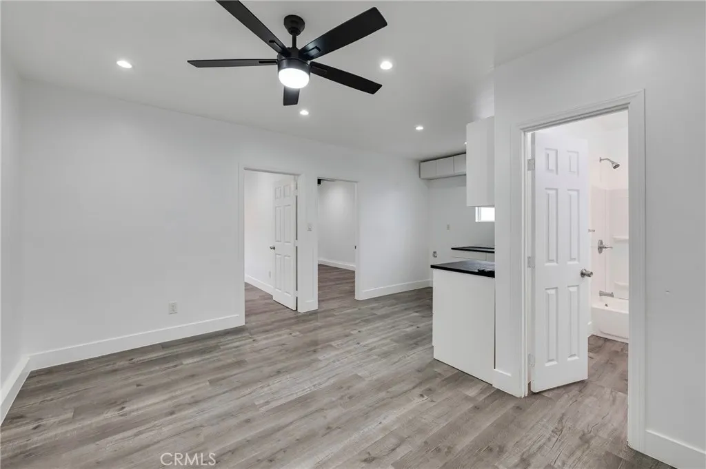 8023 Hooper Ave, Los Angeles, California 90001 home-pic-32