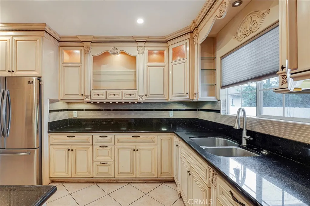 8023 Hooper Ave, Los Angeles, California 90001 home-pic-14