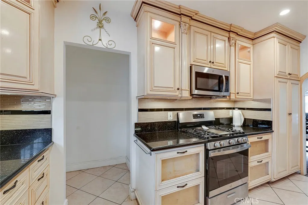 8023 Hooper Ave, Los Angeles, California 90001 home-pic-15