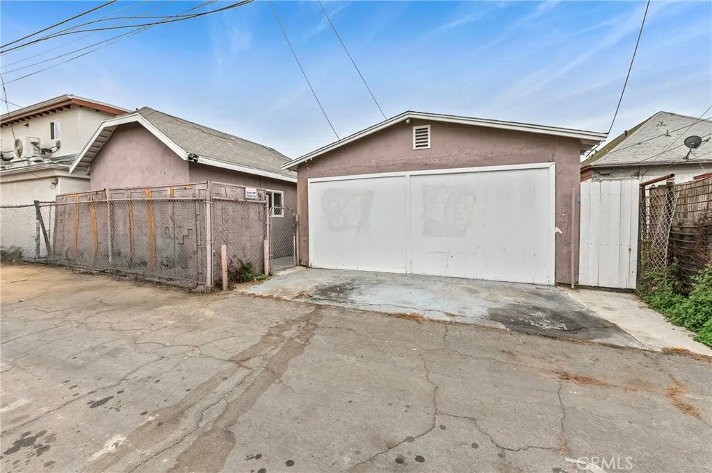 8023 Hooper Ave, Los Angeles, California 90001 home-pic-51