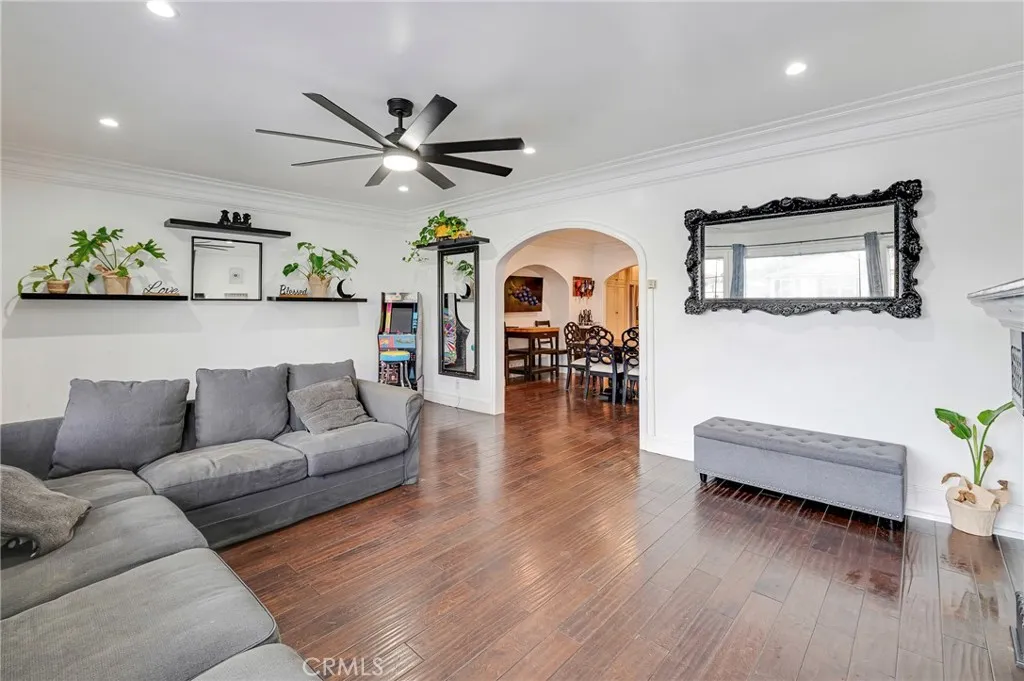 8023 Hooper Ave, Los Angeles, California 90001 home-pic-6