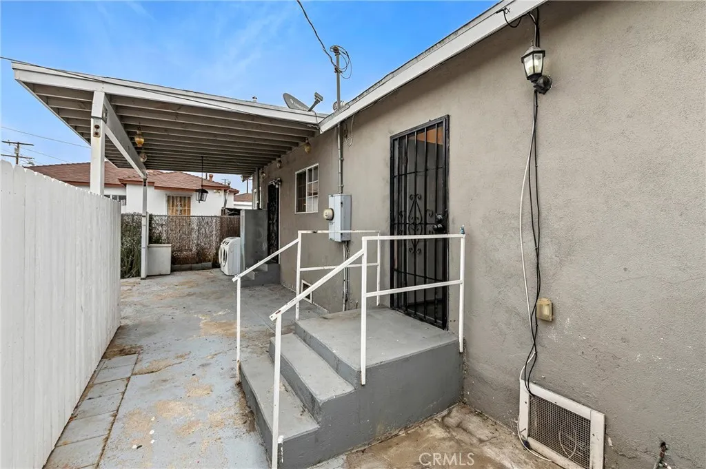 8023 Hooper Ave, Los Angeles, California 90001 home-pic-25