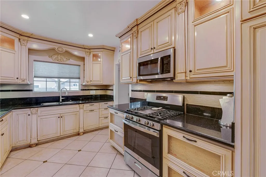 8023 Hooper Ave, Los Angeles, California 90001 home-pic-12