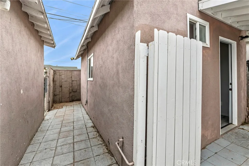 8023 Hooper Ave, Los Angeles, California 90001 home-pic-44