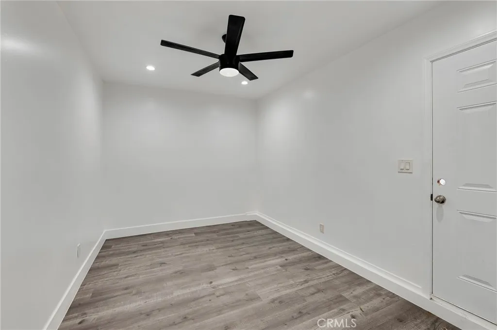 8023 Hooper Ave, Los Angeles, California 90001 home-pic-40