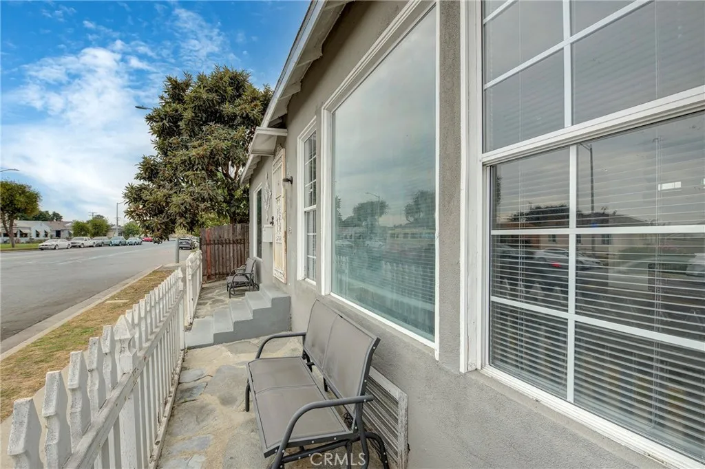 8023 Hooper Ave, Los Angeles, California 90001 home-pic-3