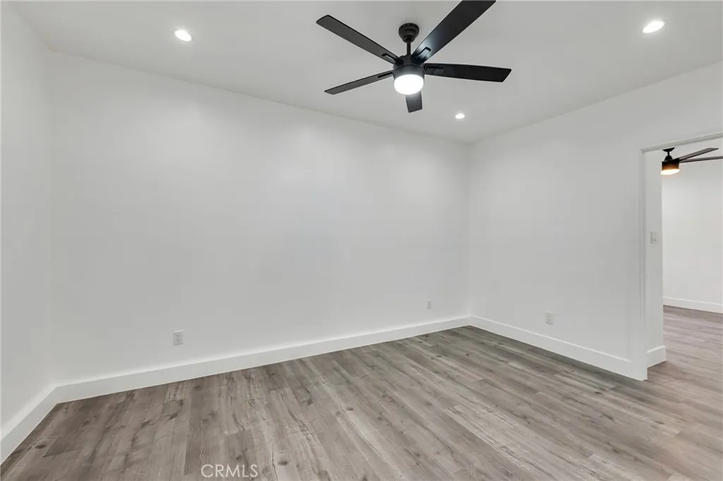 8023 Hooper Ave, Los Angeles, California 90001 home-pic-37