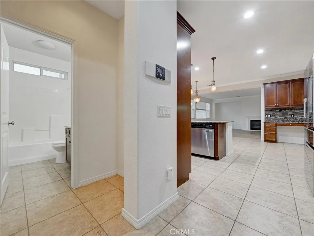 14169 Emmerglen, Eastvale, California 92880 home-pic-24