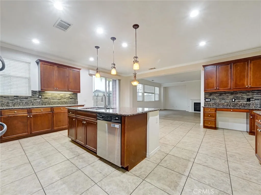 14169 Emmerglen, Eastvale, California 92880 home-pic-21