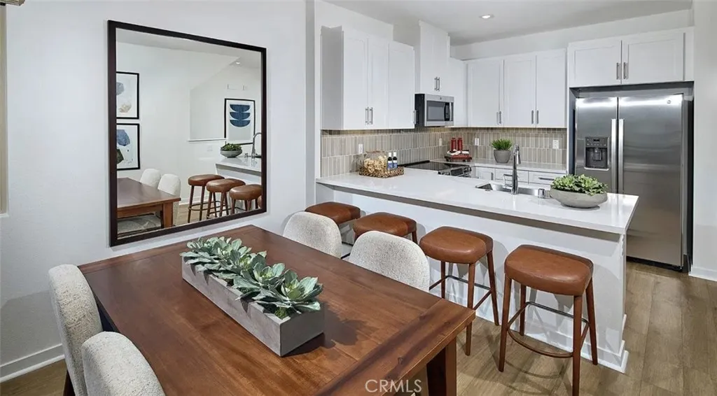 1330 W Oakcrest Paseo, Ontario, California 91762 home-pic-4