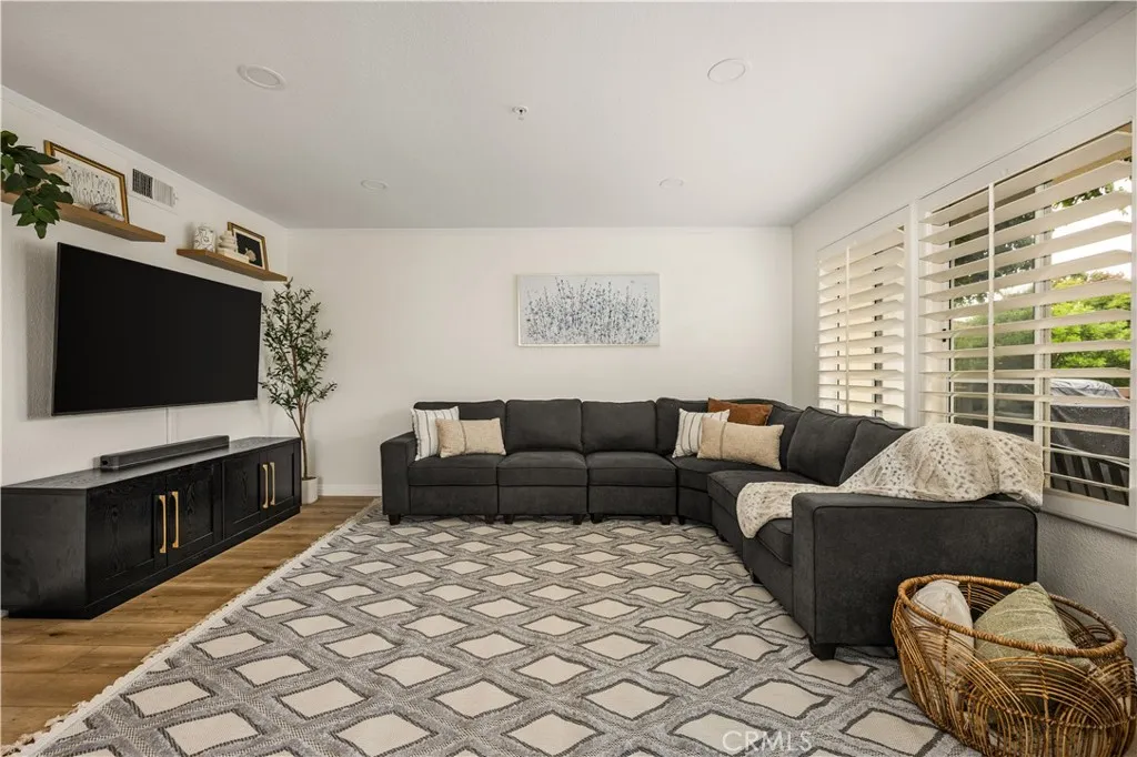 181 S Cross Creek Road, Orange, California 92869 home-pic-2