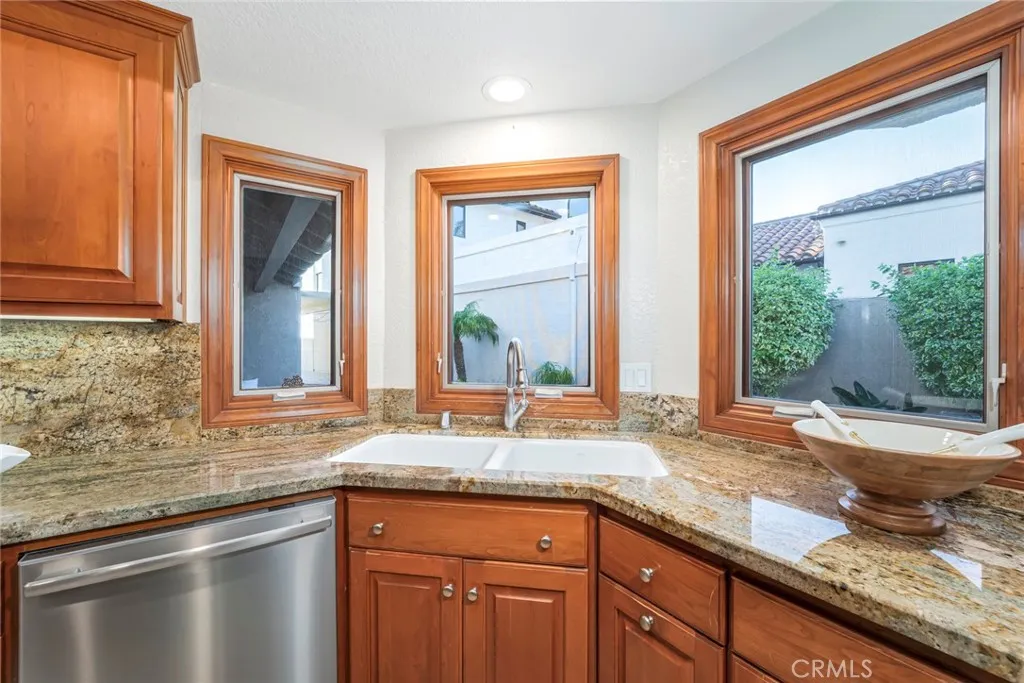 527 Avenida Buenos Aires, San Clemente, California 92672 home-pic-22