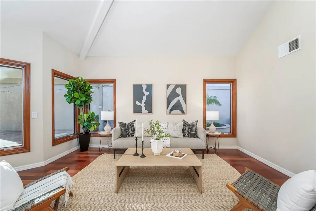 527 Avenida Buenos Aires, San Clemente, California 92672 home-pic-16