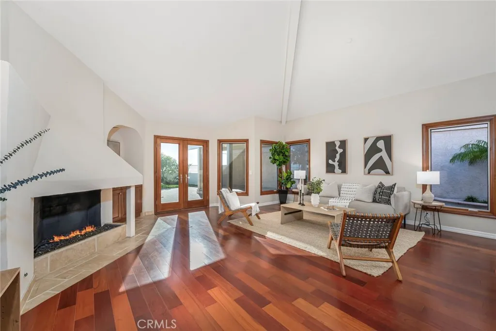 527 Avenida Buenos Aires, San Clemente, California 92672 home-pic-14