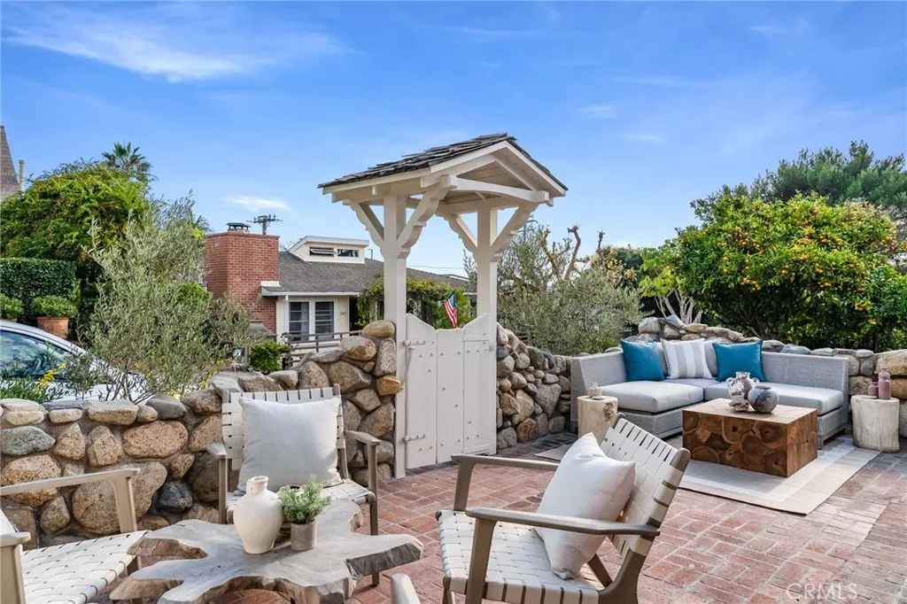 358 Flora, Laguna Beach, California 92651 home-pic-21