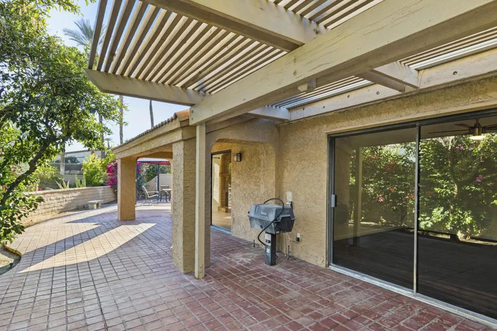 44695 Monaco Circle, Palm Desert, California 92260 home-pic-36