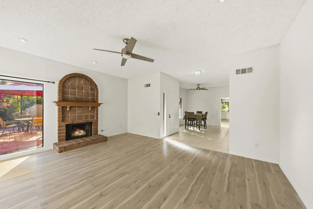 44695 Monaco Circle, Palm Desert, California 92260 home-pic-11
