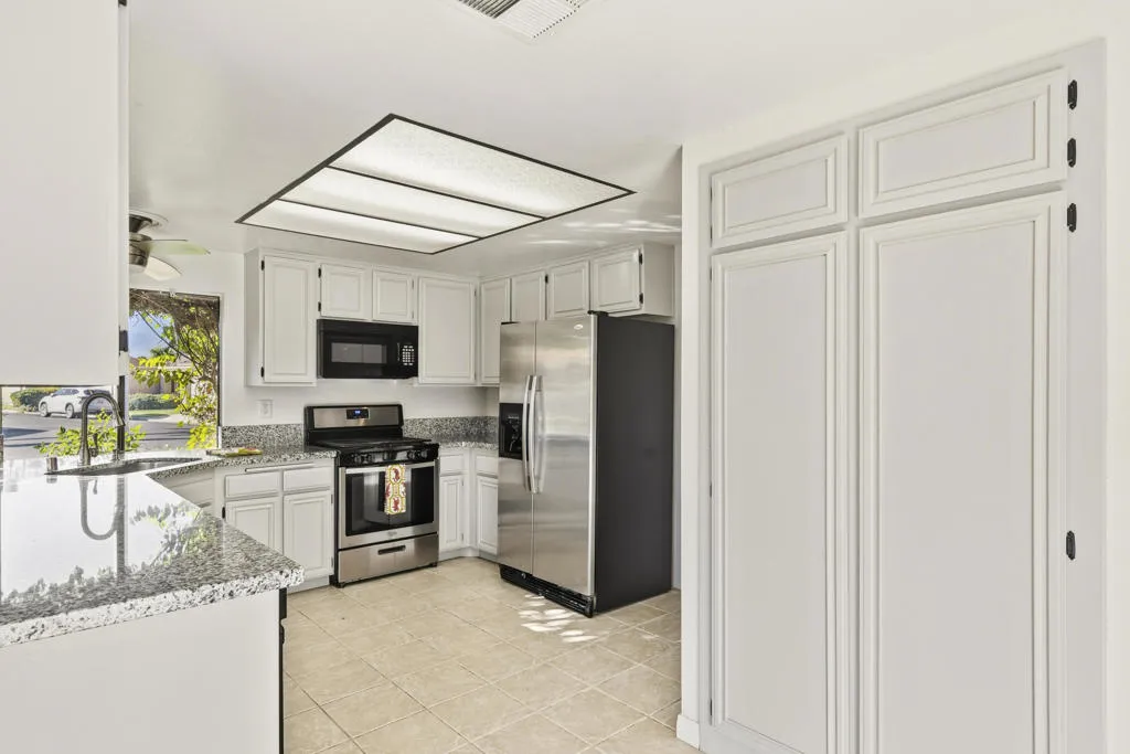 44695 Monaco Circle, Palm Desert, California 92260 home-pic-15