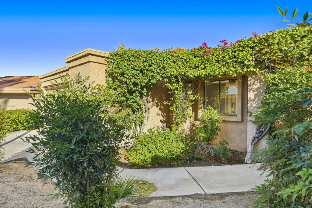 44695 Monaco Circle, Palm Desert, California 92260 home-pic-2