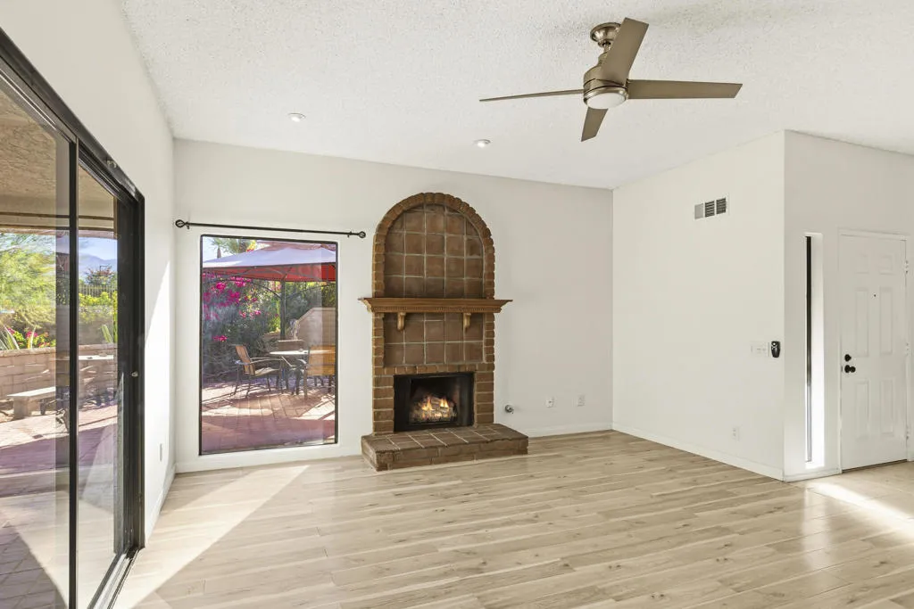 44695 Monaco Circle, Palm Desert, California 92260 home-pic-10