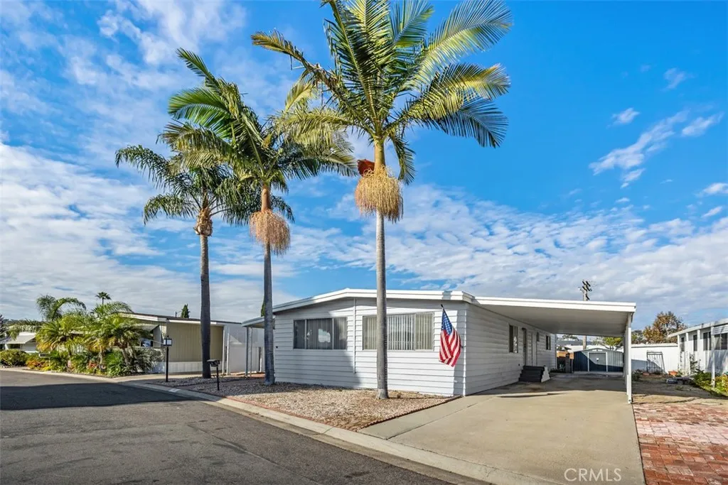 Great size lot!
Excellent location!