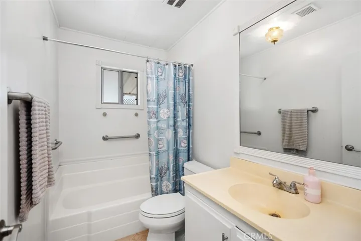 Hall Bathroom Tub/ shower combo