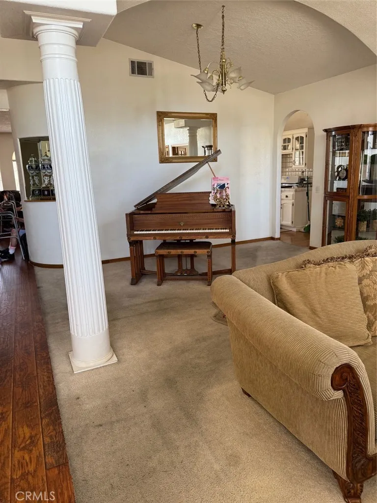 , Hesperia, California 92345 — photo 4