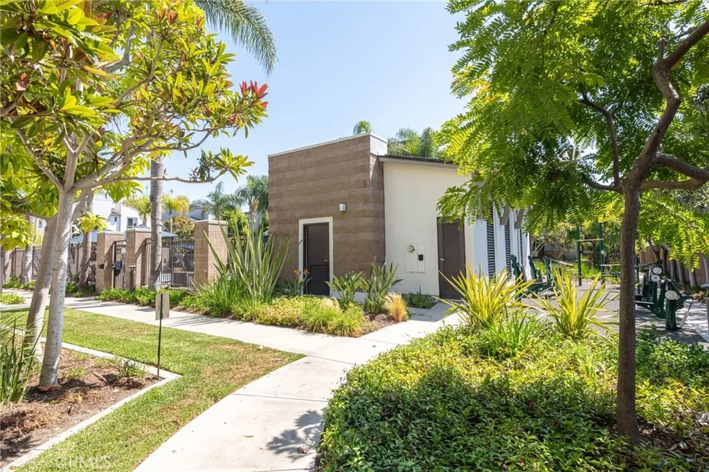 5512 W 149th, Hawthorne, California 90250 home-pic-22