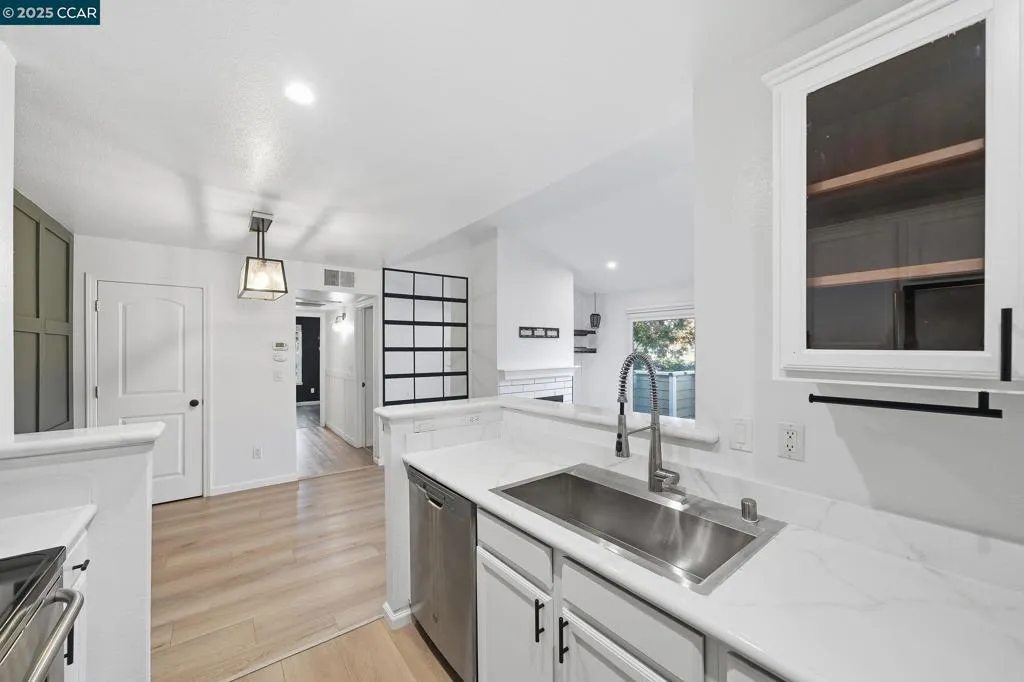 130 Reflections Dr 28, San Ramon, California 94583 home-pic-10