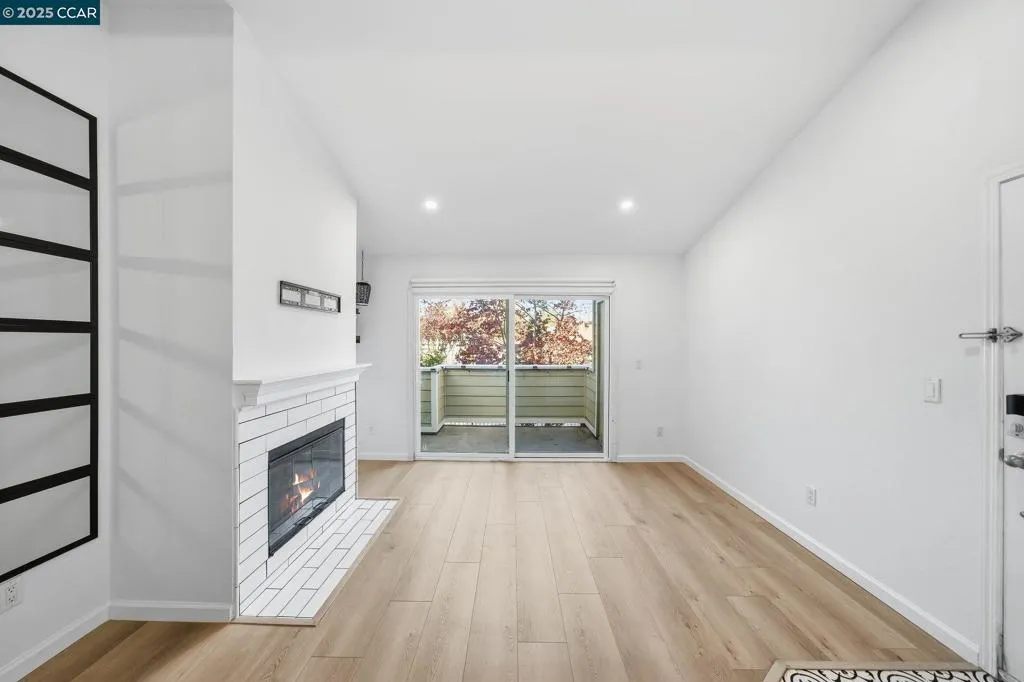 130 Reflections Dr 28, San Ramon, California 94583 home-pic-3