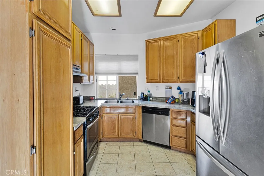 14979 Buckskin Road, Victorville, California 92394 home-pic-10
