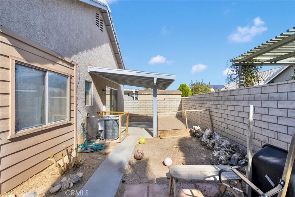 14979 Buckskin Road, Victorville, California 92394 home-pic-26