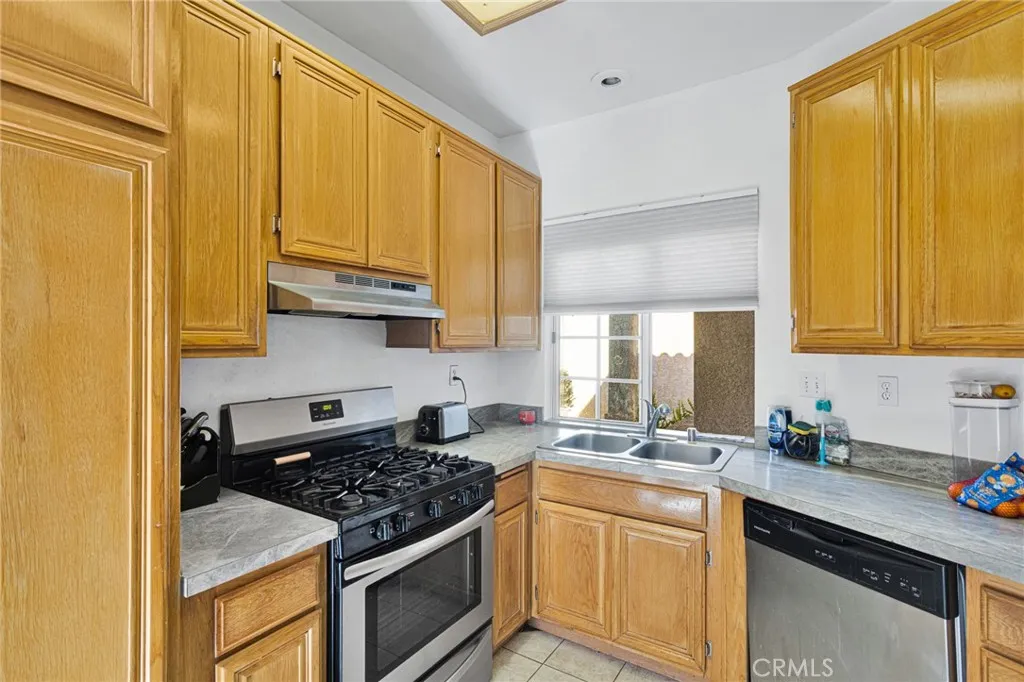 14979 Buckskin Road, Victorville, California 92394 home-pic-11