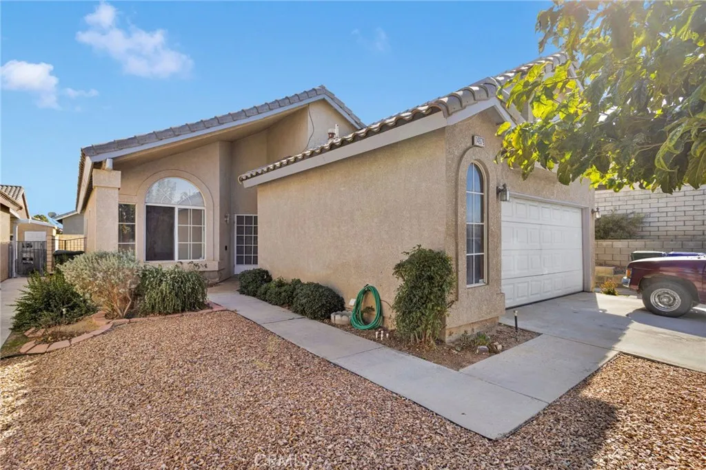 14979 Buckskin Road, Victorville, California 92394 home-pic-2