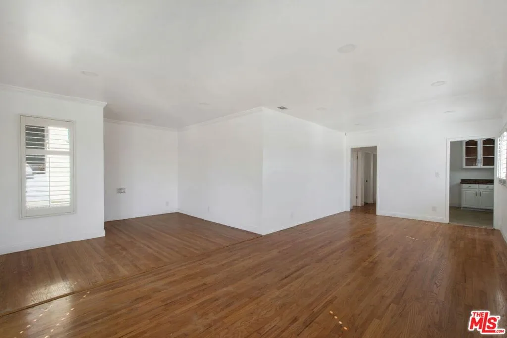 4215 W 58th Place, Los Angeles, California 90043 home-pic-8