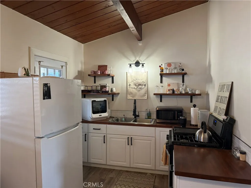 6922 Datura, 29 Palms, California 92277 home-pic-15