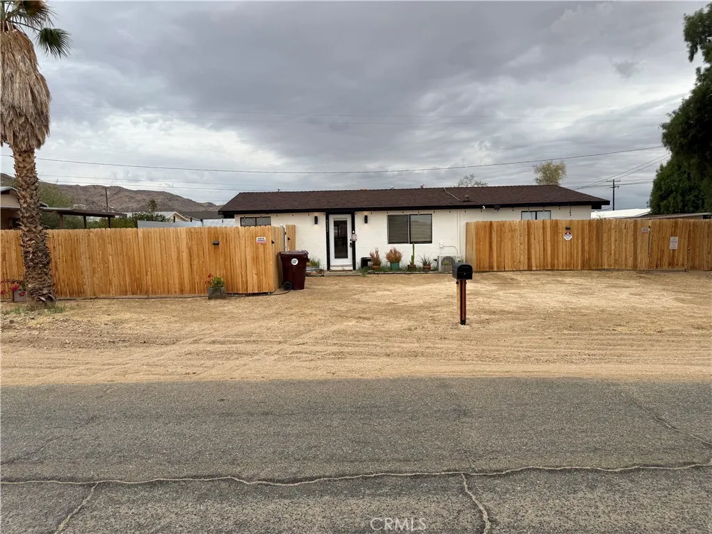 6922 Datura, 29 Palms, California 92277 home-pic-0