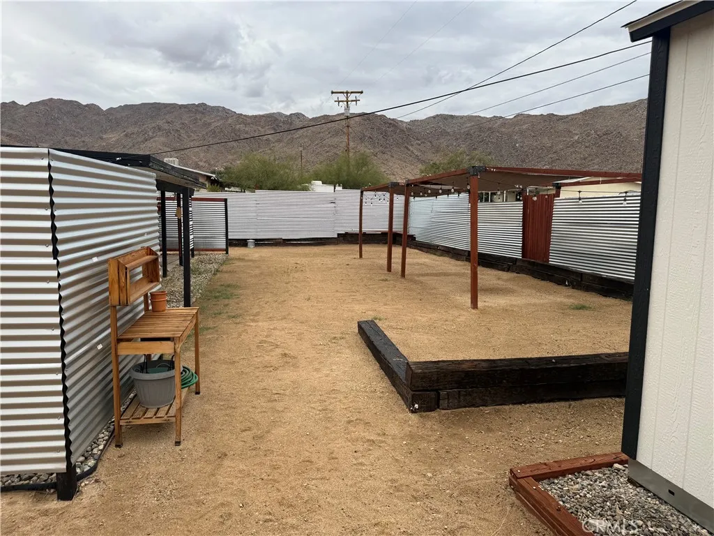 6922 Datura, 29 Palms, California 92277 home-pic-18