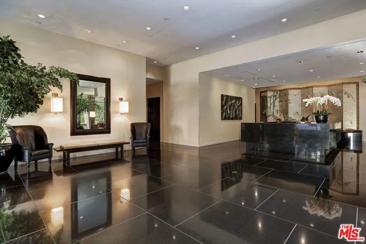 Building Lobby and Guard/Conci